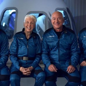 Ο Jeff Bezos στο διάστημα