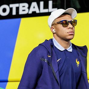 Ο Kylian Mbappé μόλις απέκτησε ένα απίθανο αμάξι που όμως δε μπορεί να οδηγήσει