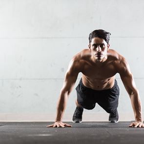 Η σωστή &lt;em>σειρά&lt;/em> των ασκήσεων για να αυξήσεις γρήγορα τη μυική σου μάζα