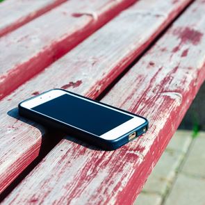 Αυτό το iPhone έπεσε από αεροπλάνο από τα 5.000 μέτρα, και όμως λειτουργεί