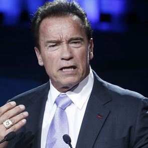 Ο Arnold Schwarzenegger συγκρίνει την εισβολή στο Καπιτώλιο με τη Νύχτα των Κρυστάλλων