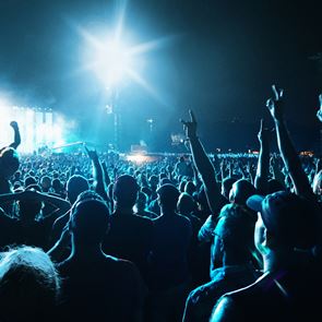 Έλληνες και θέατρο, σινεμά, συναυλίες: Τι δείχνει πανελλαδική δημοσκόπηση