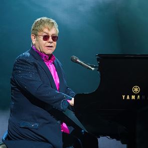 Ο Elton John είναι 30 χρόνια &quot;καθαρός