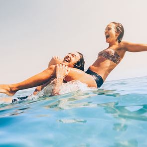 Τι είναι το pebbling και πώς οι πιγκουίνοι μπορούν να βοηθήσουν τη &lt;em>σχέση&lt;/em> σου