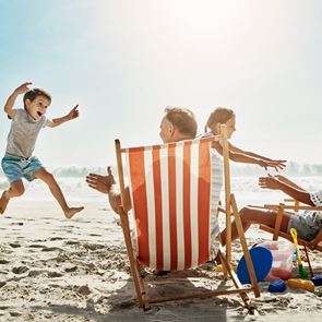 Πάνω από τους μισούς Έλληνες δεν θα πάνε διακοπές φέτος