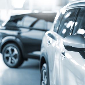 Ο κόσμος ξοδεύει περισσότερα χρήματα από ποτέ σε καινούργια αυτοκίνητα