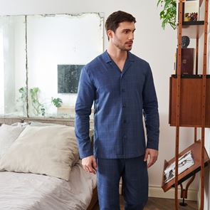 Loungewear, εσώρουχα και κάλτσες για μία στιλάτη Άνοιξη