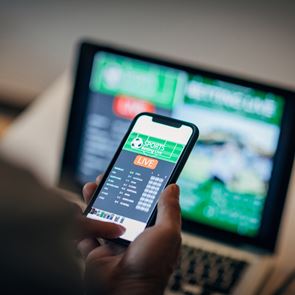 O &lt;em>κορονοϊός&lt;/em> ενίσχυσε το διαδικτυακό τζόγο