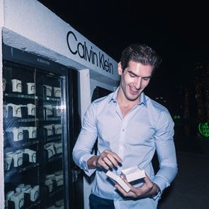 Η Calvin Klein ανοίγει το νέο lifestyle κατάστημά της στο εμπορικό κέντρο River West