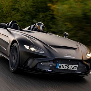 Η Aston Martin V12 Speedster είναι επιβλητική και κάμπριο