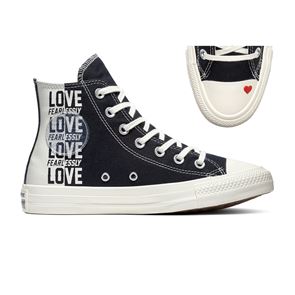 Love Fearlessly: Η νέα, ανοιξιάτικη συλλογή της Converse