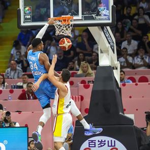 Γιατί η Εθνική Ελλάδος τα κατάφερε απέναντι στην Ισπανία μετά από 12 χρόνια και πάει για μετάλλιο