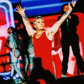 Μερικές σκέψεις για το σόου που έκανε ο Robbie Williams, ο τρομερός στο Καλλιμάρμαρο