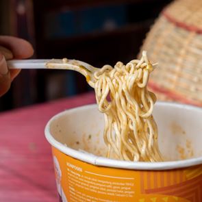 30 τρόφιμα που πρέπει να αποφύγεις οπωσδήποτε αν θες να είσαι υγιής