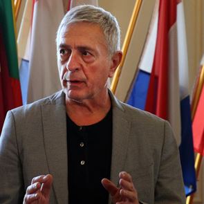 O Στέλιος Κούλογλου αποχώρησε από την ευρωομάδα του ΣΥΡΙΖΑ