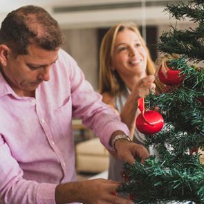 Γιατί χάνεις περισσότερα μαλλιά στις γιορτές