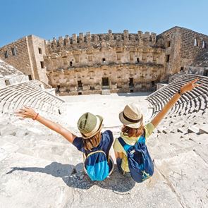 Πού αφήνουν τα μεγαλύτερα ποσά οι ξένοι τουρίστες στην Ελλάδα
