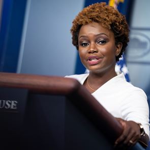 Karine Jean-Pierre, ποια είναι η νέα εκπρόσωπος του Λευκού Οίκου