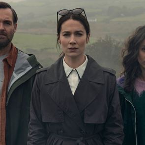 3 ωραίες, &#39;σκοτεινές&#39; σειρές για να δεις μετά τον &#39;Αδάμαστο&#39; του &lt;em>Netflix&lt;/em>