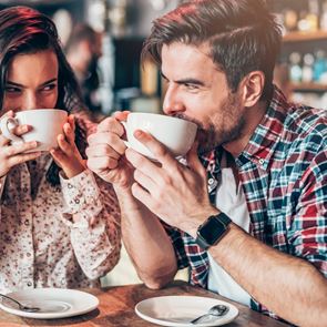 Πόσο καφέ πρέπει να πίνεις για να χάσεις βάρος, σύμφωνα με το Harvard