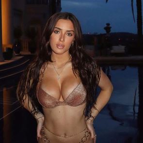 Όλοι μιλούν για τη Sumner Stroh και την απιστία του Adam Levine