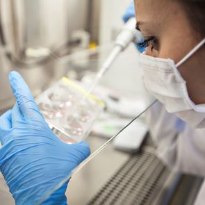 Coronavir, το πρώτο αντιικό φάρμακο κατά της &lt;em>Covid&lt;/em> -19