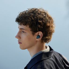 H Sony παρουσιάζει τα νέα της ασύρματα ακουστικά με βελτιωμένη ενεργή ακύρωση θορύβου