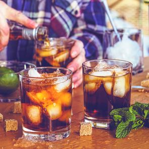 7 κορυφαία &lt;em>ρούμια&lt;/em> και πού θα τα δοκιμάσεις στην Αθήνα