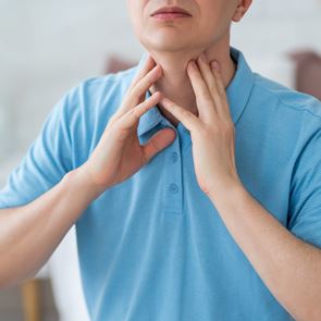 Πρόβλημα στο λάρυγγα; Μάθε τα πάντα για τη θεραπεία με laser