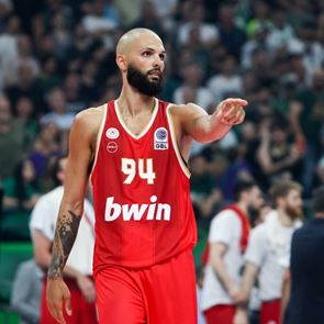 Η άσεμνη χειρονομία του Fournier που τον οδήγησε εκτός &lt;em>αγώνα&lt;/em> (βίντεο)