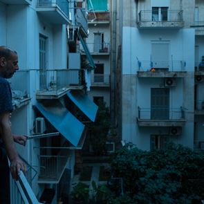 &#39;Το Σπίτι&#39; του Δημήτρη Καραντζά ανοίγει τη θεατρική σεζόν στη Στέγη