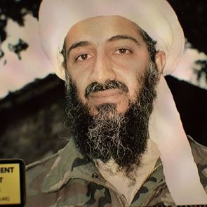 Όλοι προσκυνούν αυτήν τη νέα μίνι σειρά του &lt;em>Netflix&lt;/em>