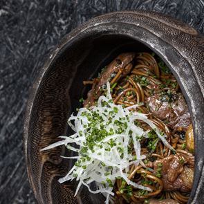 Νουντλς με πάπια, εύκολα και νόστιμα, από τον Θάνο Στασινό