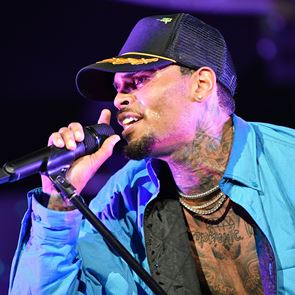 Ο Chris Brown συνελήφθη στο Παρίσι και κατηγορείται για βιασμό