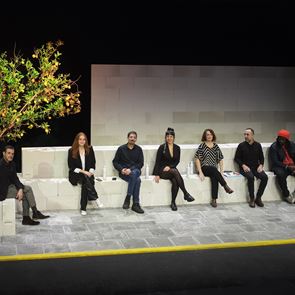 Πώς απαντάμε στην κρίση της δημοκρατίας