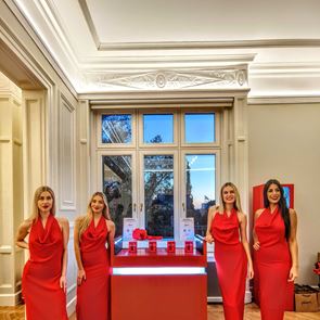 Η Special Edition Red του Ploom έλαμψε στο Esquire Townhouse Athens