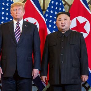 Άβολες φωτογραφίες από τη σύνοδο Donald Trump - Kim Jong-un