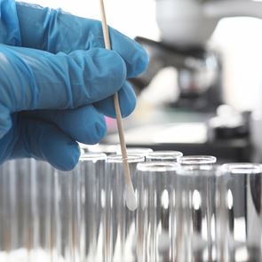 &lt;em>Κορονοϊός&lt;/em>: Ρεκόρ κρουσμάτων για το 2021 με 2.147 νέες μολύνσεις