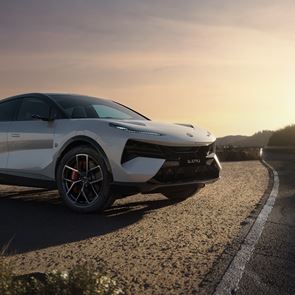 Αυτό είναι το νέο αυτοκίνητο που πήρε ο Βασιλιάς Κάρολος