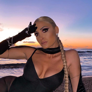 H Ιωάννα Τούνη, o Mad Clip και o Μίκης Θεοδωράκης