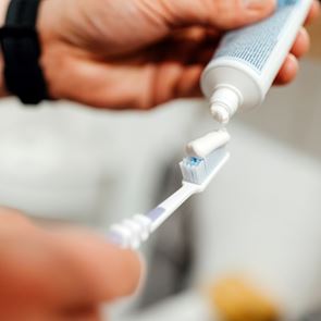 Μήπως τόσο καιρό βουρτσίζεις τα δόντια σου με λάθος τρόπο