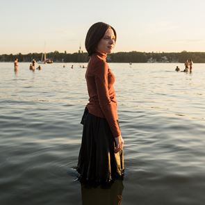 3 &lt;em>νέα&lt;/em> miniseries του Netflix που αξίζουν