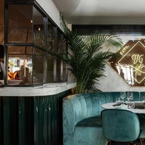 Burger Joint και Gloria Gati προσεχώς στην πλατεία Καρύτση