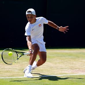 Ραφάηλ Παγώνης: Ποιο είναι το παιδί-θαύμα του ελληνικού τένις που έκλεψε τις εντυπώσεις στο Wilmblendon