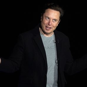 Σε άλλα νέα, η SpaceX του Elon Musk κατηγορείται για παράνομες απολύσεις