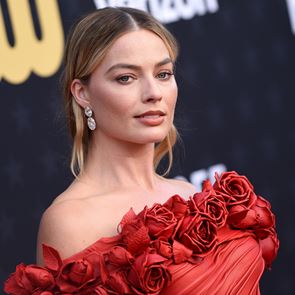 Τι λέει η Margot Robbie για την <em>οσκαρική</em> χυλόπιτα της Αμερικανικής Ακαδημίας στη Barbie