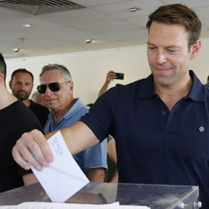 Στέφανος Κασσελάκης και Έφη Αχτσιόγλου &#39;προκρίνονται&#39; στο β&#39; γύρο των εκλογών ΣΥΡΙΖΑ