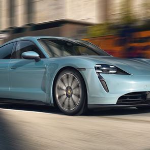 &lt;em>Porsche&lt;/em> Taycan 4S, ένας μικρός ηλεκτρικός πύραυλος