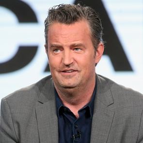 Καμία έκπληξη, το βιβλίο του Matthew Perry ξεπουλάει