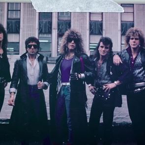 Κάπως ανυπομονούμε για τη &lt;em>σειρά&lt;/em> ντοκιμαντέρ των Bon Jovi στο Disney+